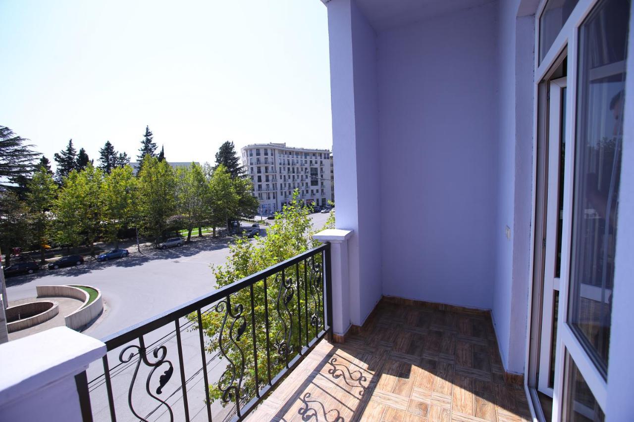 Hotel Phasis Kutaisi Exterior photo