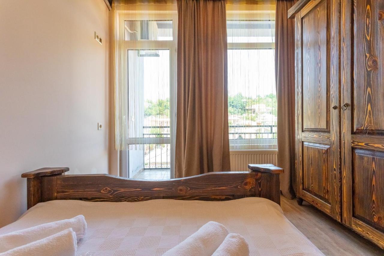 Hotel Phasis Kutaisi Exterior photo