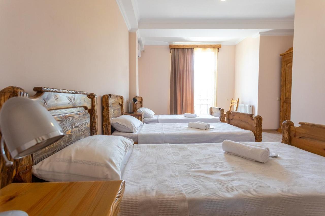 Hotel Phasis Kutaisi Exterior photo