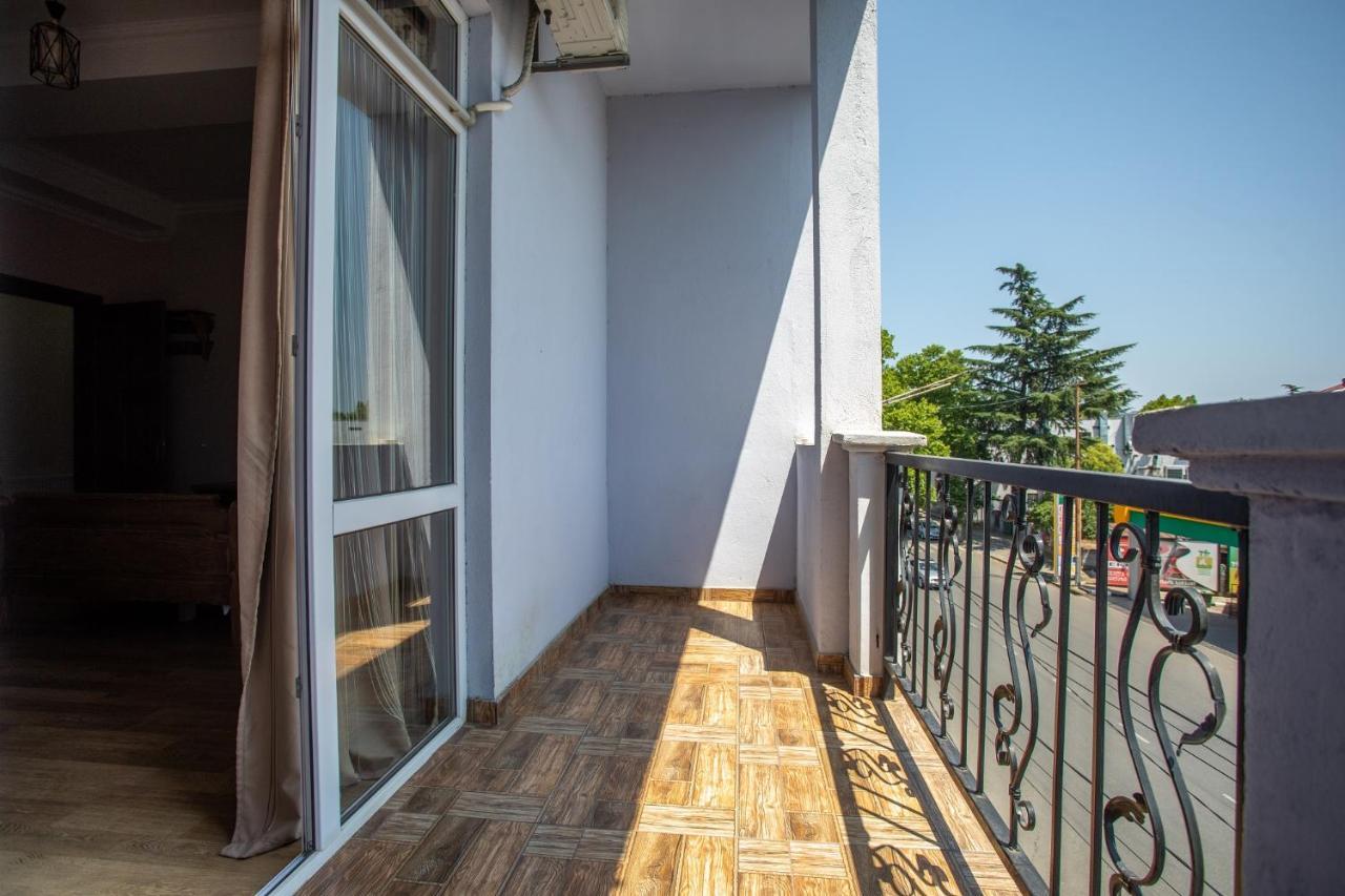 Hotel Phasis Kutaisi Exterior photo