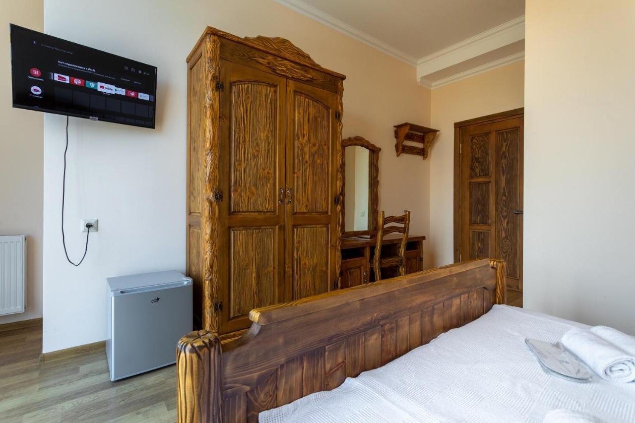 Hotel Phasis Kutaisi Exterior photo