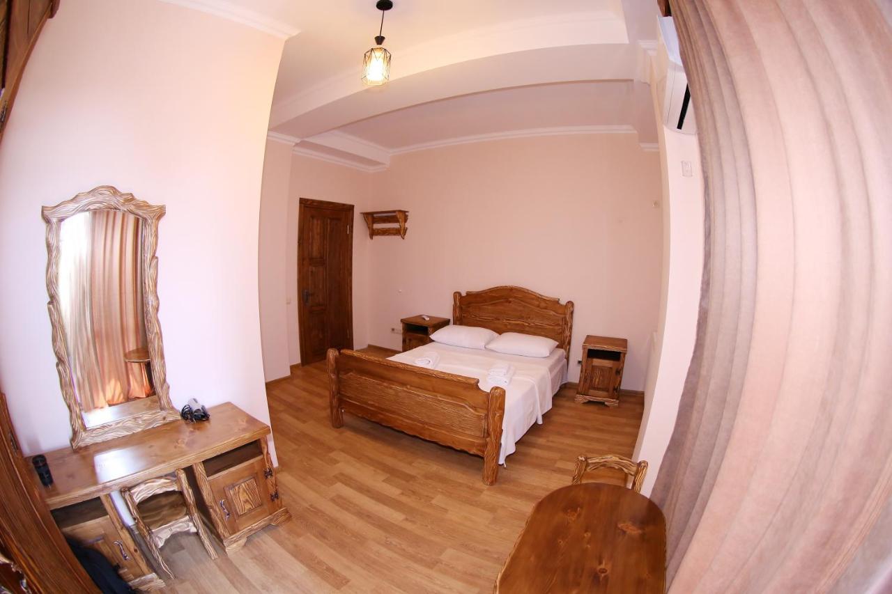 Hotel Phasis Kutaisi Exterior photo