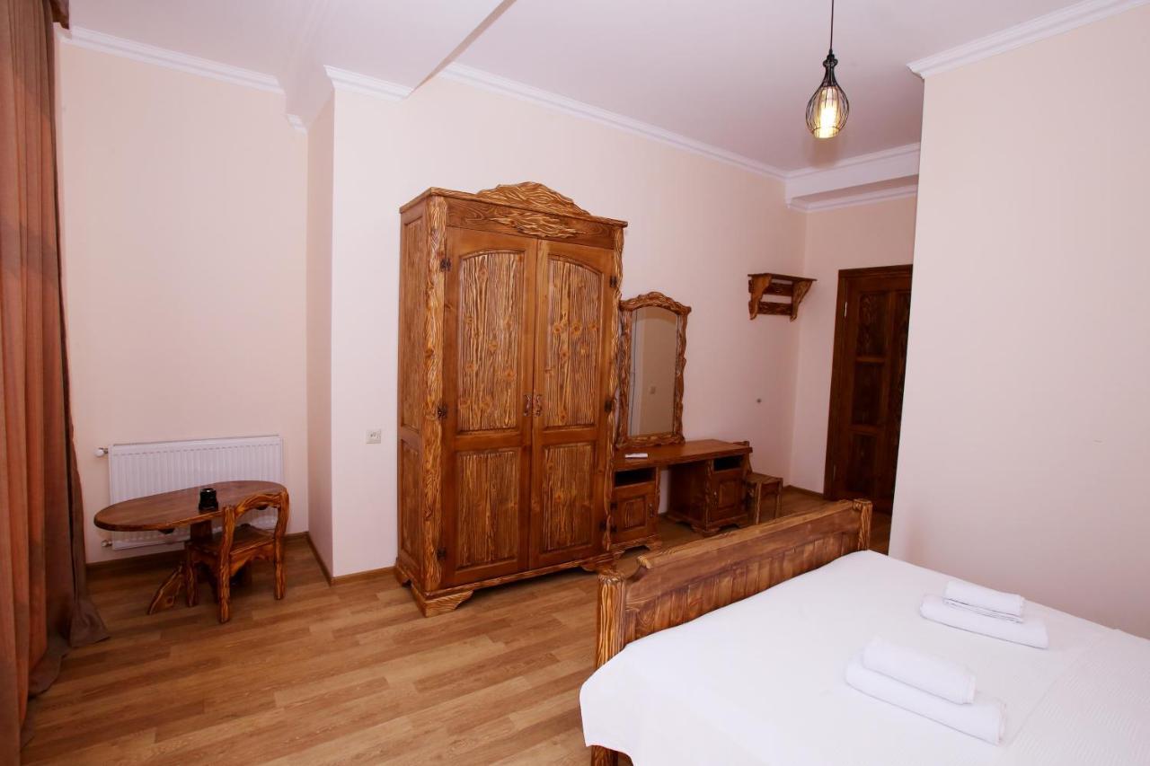 Hotel Phasis Kutaisi Exterior photo